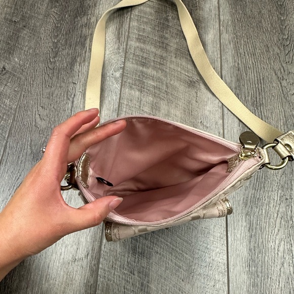 Coach Light‎ Pink Satchel - Picture 4 of 14